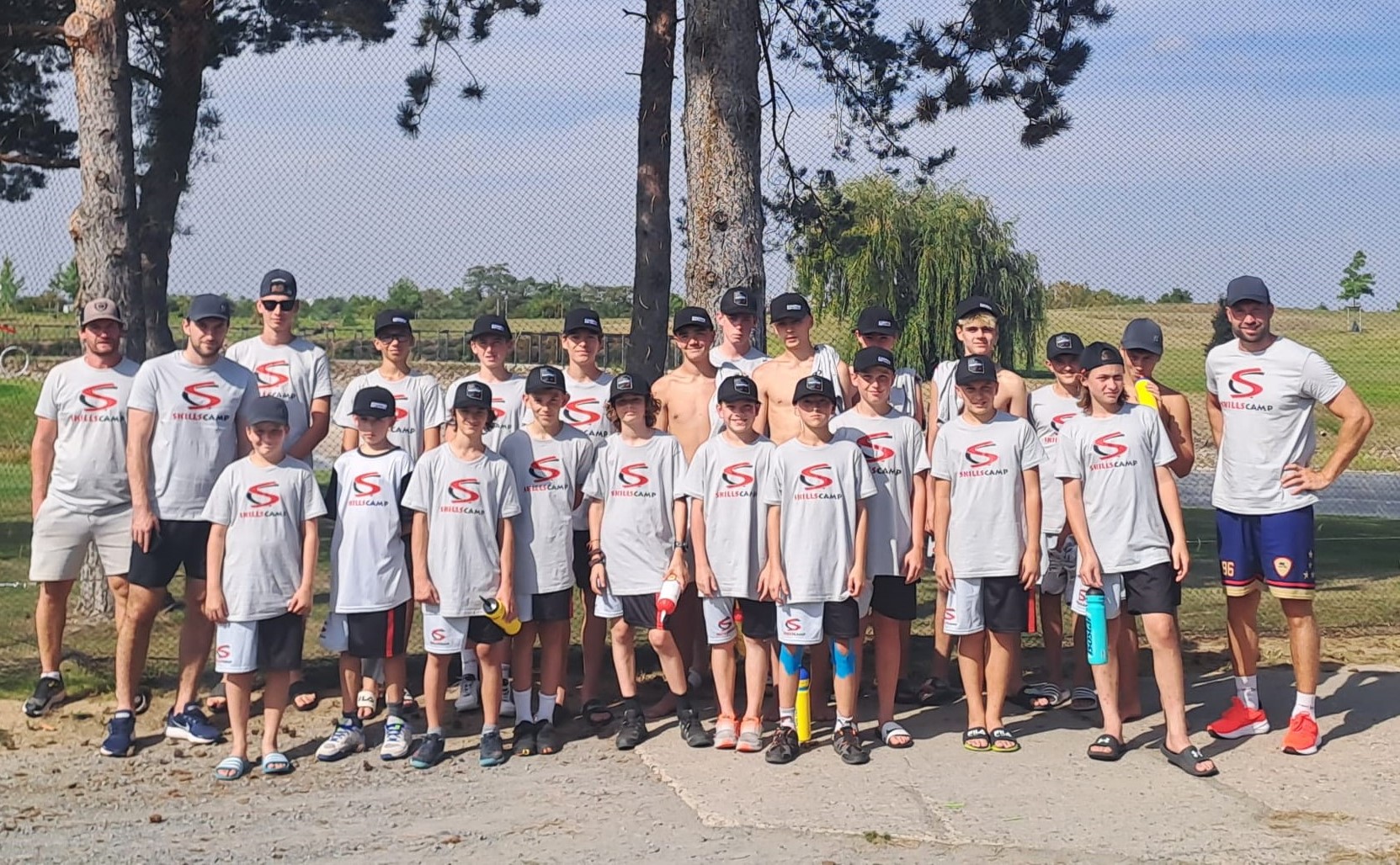První SKILLS CAMP přilákal přes dvě desítky nadějných hokejbalistů! První SKILLS CAMP přilákal přes dvě desítky nadějných hokejbalistů!